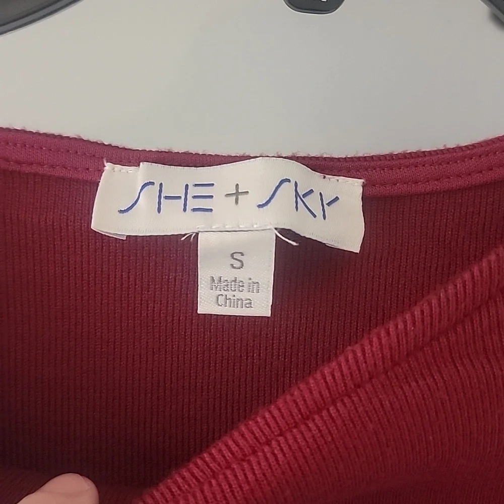 Burgundy top sequin sleeve - Picture 4 of 8